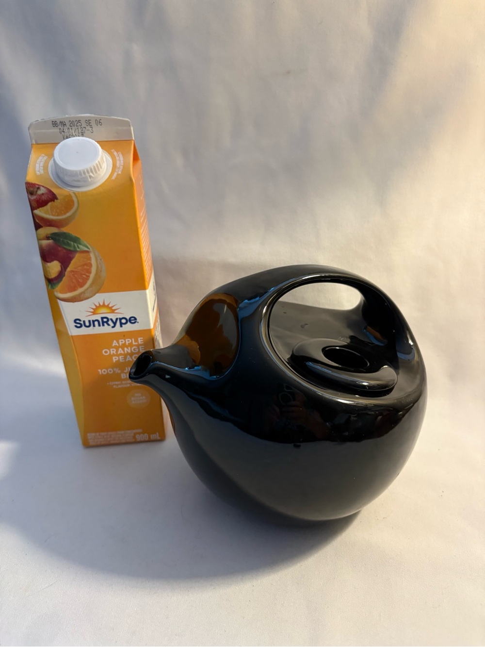 Robert Steven Wicoff modernist, black, ceramic teapot